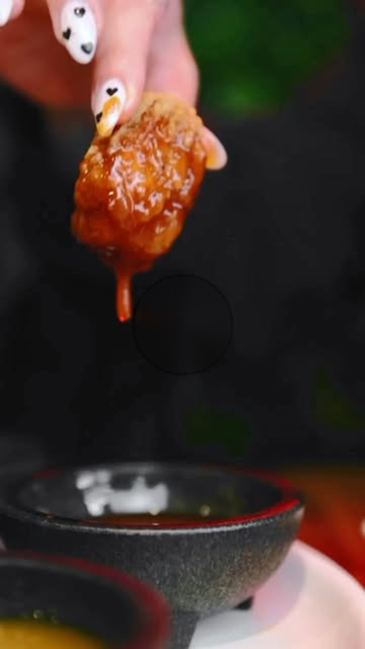Detalle gastronómico durante una producción de contenido